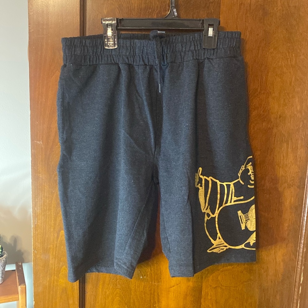 TRUE RELIGION COMFY SHORTS 🩳 GOLD BUDDHA LOGO ON THE SIDE.